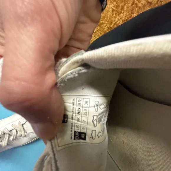 Women’s white Veja shoes, US size 9 EU 40 - Picture 4 of 4